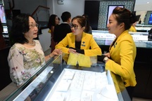 Đế chế của "nữ hoàng vàng bạc" đóng 36 cửa hàng vẫn lãi trên 1.000 tỷ đồng