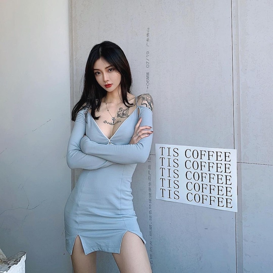 Mê mẩn vóc dáng bốc lửa của hot girl xăm trổ Trung Quốc - 12