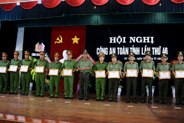 Công an An Giang đã bố trí công an chính quy về tất cả các xã