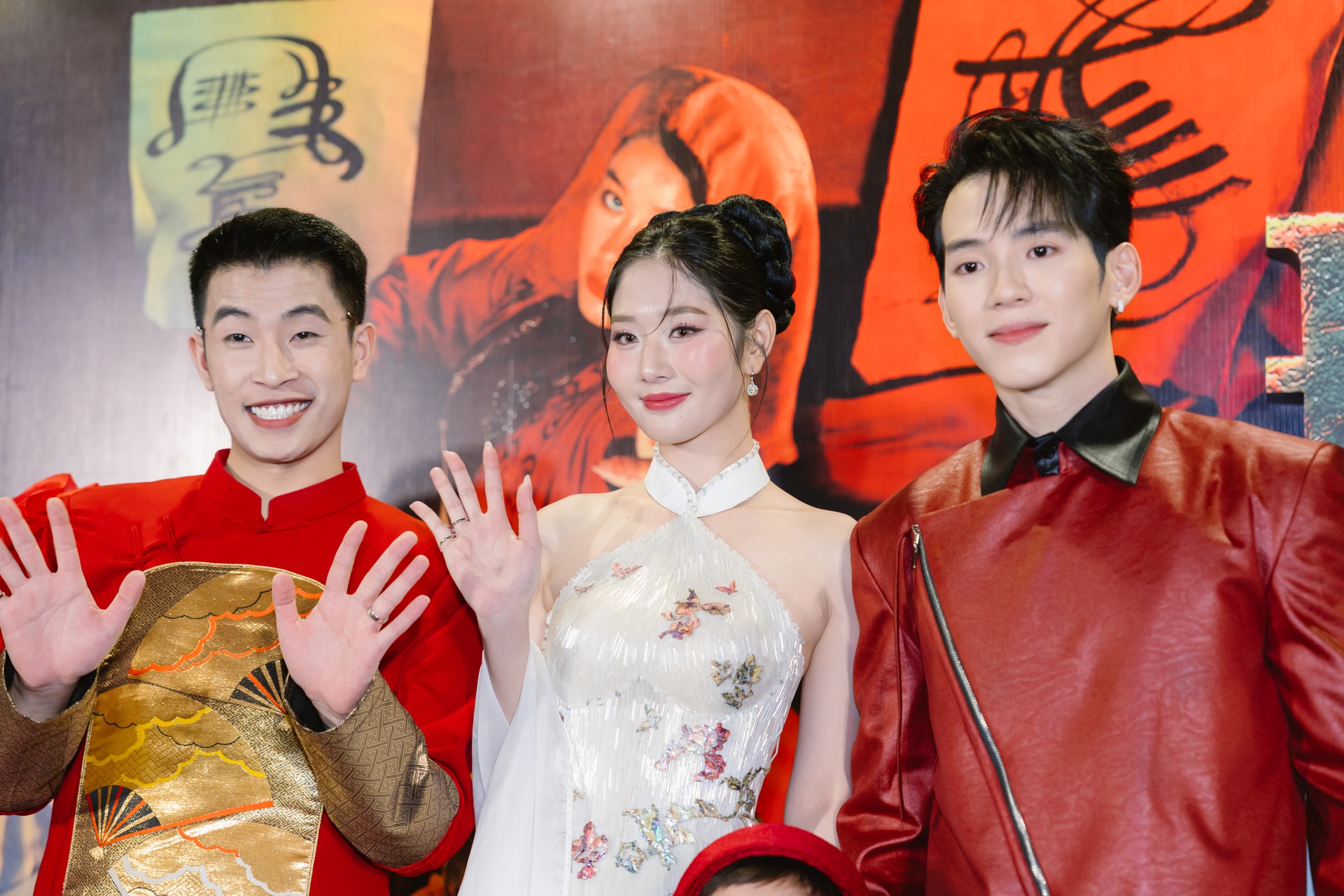 Midu xuất hiện với ngoại hình gây chú ý ở thảm đỏ phim kinh dị Đèn âm hồn - 4