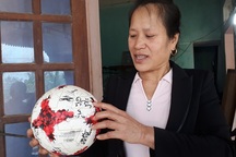 Không khí "nóng" dần lên tại gia đình thủ môn Bùi Tiến Dũng