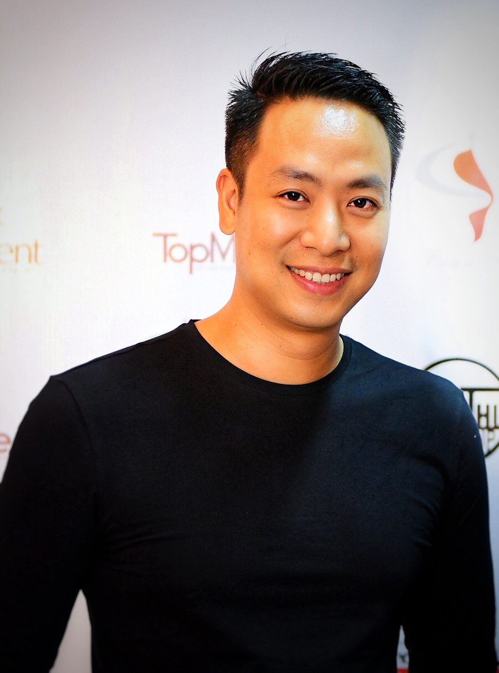 Áo dài Huế - chuyện kể từ dòng sông - Dấu ấn về nội dung, cách tổ chức - 6 Áo dài Huế - chuyện kể từ dòng sông - Dấu ấn về nội dung, cách tổ chức - 6