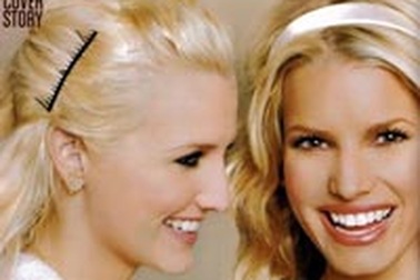 Chị em Simpson được bồi thường 10.000 USD!