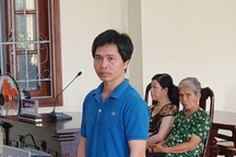 Vợ bị nhân tình trả thù, người chồng suýt chết cháy