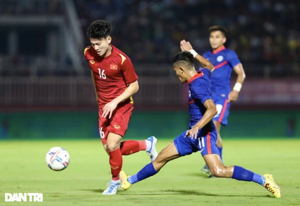 Nhiều ngôi sao trẻ tuyển Việt Nam gây ấn tượng trước Singapore - 1 Nhiều ngôi sao trẻ tuyển Việt Nam gây ấn tượng trước Singapore - 1