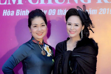 Bùi Thanh Hương hội ngộ NSND Bùi Minh Phương tại chung kết Cuộc thi “Người đẹp xứ Mường 2019”