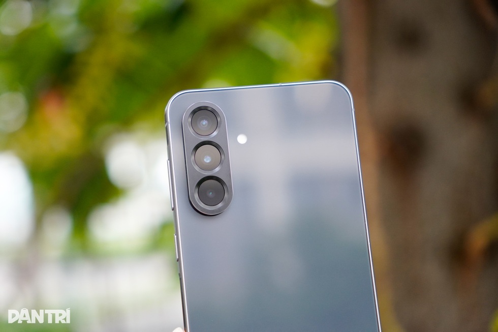 Đánh giá camera Galaxy A56 5G: Nhiều tính năng, hỗ trợ AI chỉnh sửa ảnh - 1 Đánh giá camera Galaxy A56 5G: Nhiều tính năng, hỗ trợ AI chỉnh sửa ảnh - 1