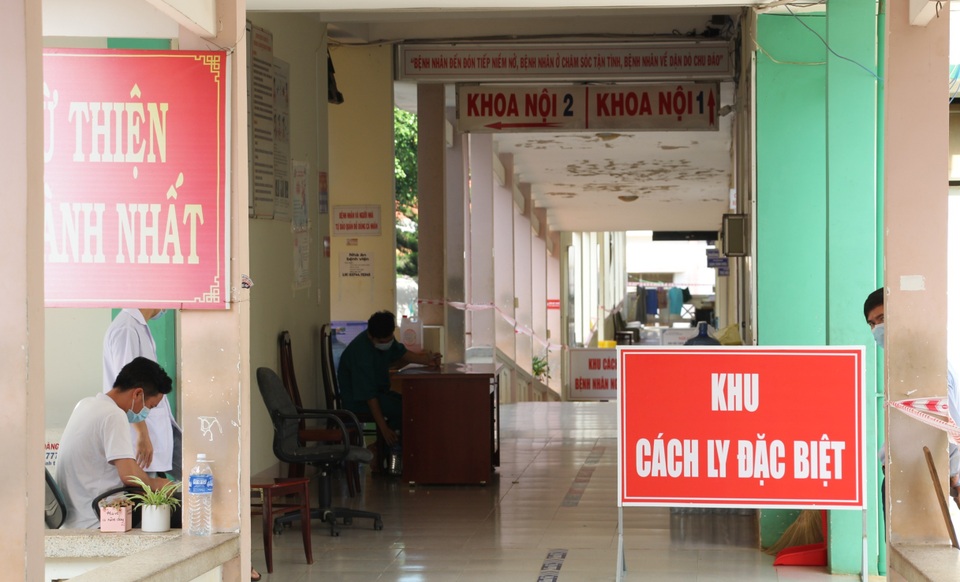 Chuyên gia từ TPHCM chi viện Đắk Lắk điều trị ca mắc Covid-19 nặng - 1 Chuyên gia từ TPHCM chi viện Đắk Lắk điều trị ca mắc Covid-19 nặng - 1