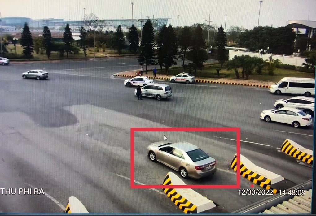 5 khách Nhật Bản bị chém 1 triệu đồng cho quãng đường gần 1km tại Nội Bài - 1 5 khách Nhật Bản bị chém 1 triệu đồng cho quãng đường gần 1km tại Nội Bài - 1