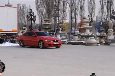 Kỹ sư “hóa phép” ô tô thành người máy biến hình đích thực