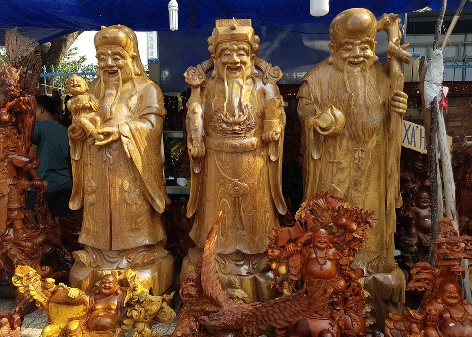 Đồ mỹ nghệ đổ bộ xuống phố phục vụ nhu cầu sắm Tết - 9 Đồ mỹ nghệ đổ bộ xuống phố phục vụ nhu cầu sắm Tết - 9
