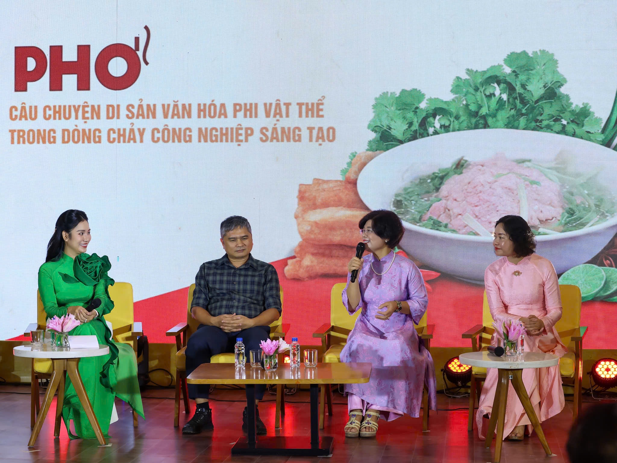 Chuyên gia di sản kể chuyện nhìn thấy phở Hà Nội trên đất Pháp - 1