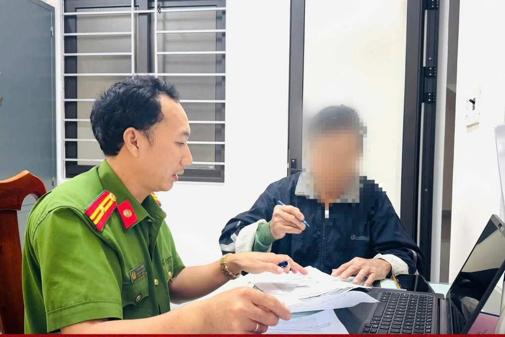 Người đàn ông 67 tuổi bị “bắt cóc online” - 1