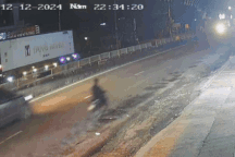 Liên tiếp xảy ra tai nạn vì đường chi chít "ổ gà"