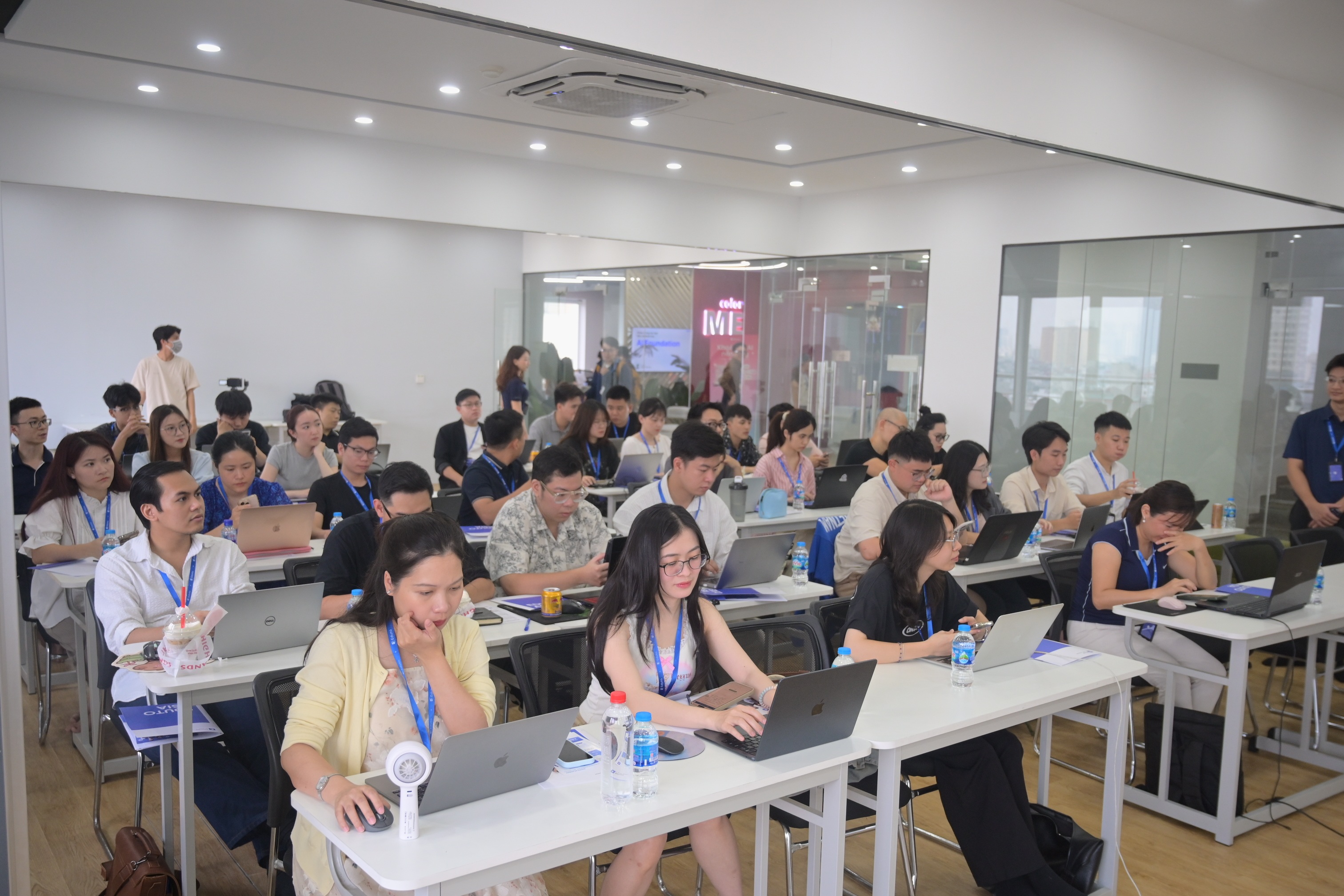 AI cào bằng trình độ: Từ Gen Z đến CEO cấp tập đi học lại từ đầu - 3 AI cào bằng trình độ: Từ Gen Z đến CEO cấp tập đi học lại từ đầu - 3
