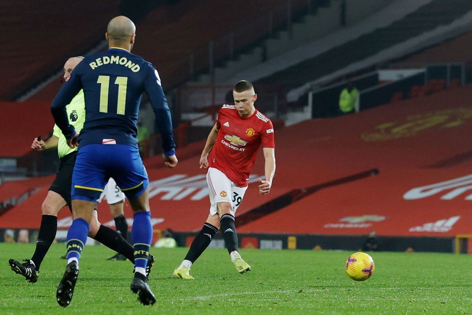 Man Utd chia 9 bàn thắng cho 9 cầu thủ của Southampton - 15 Man Utd chia 9 bàn thắng cho 9 cầu thủ của Southampton - 15