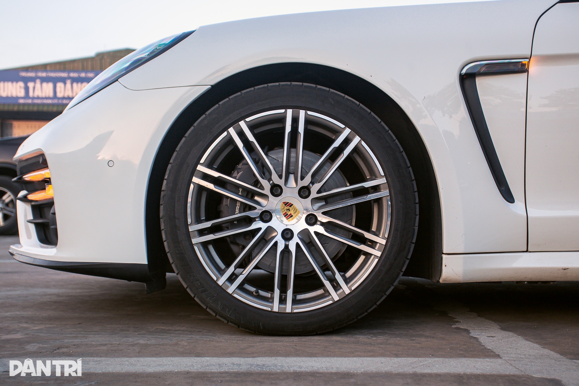 Chi gần 300 triệu đồng biến Porsche Panamera 2013 giống bản Turbo S 2023 - 8