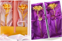 Hoa hồng mạ vàng giá 80.000 đồng hút khách trước thềm 20/10