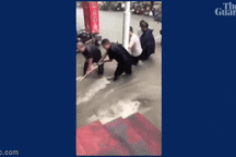 Trắng tay trong chớp mắt vì trận lũ "nghìn năm có một" ở Trung Quốc