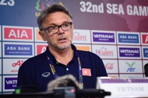 HLV Philippe Troussier: "Quang Hải chưa xứng đáng lên tuyển Việt Nam"