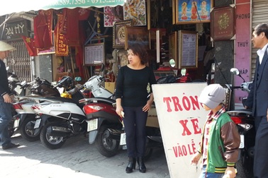 Các chùa ở Hà Nội đông nghịt người đi lễ chùa