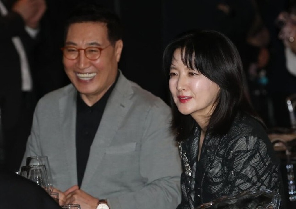 Hôn nhân kín tiếng của nàng Dae Jang Geum Lee Young Ae và chồng 73 tuổi - 4 Hôn nhân kín tiếng của nàng Dae Jang Geum Lee Young Ae và chồng 73 tuổi - 4