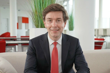 Giao lưu trực tuyến với Đại sứ EU tại Việt Nam Julien Guerrier