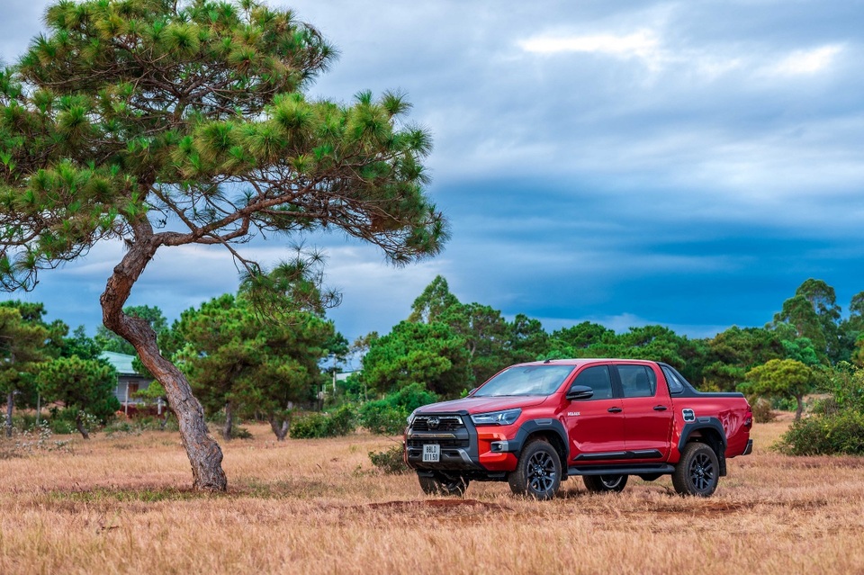 Toyota Hilux - xe bán tải khiến người Thái phát cuồng và khách Việt ngày càng chuộng - 3 Toyota Hilux - xe bán tải khiến người Thái phát cuồng và khách Việt ngày càng chuộng - 3