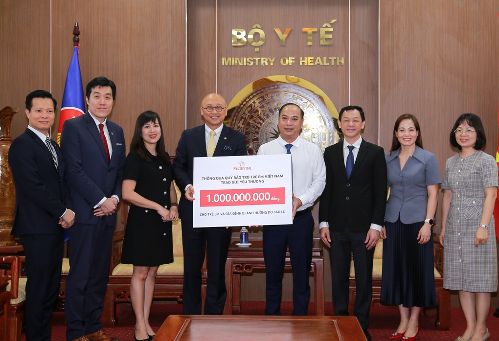 Prudential Việt Nam chung tay khắc phục hậu quả sau mưa lũ - 1