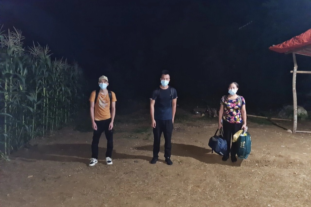 Cao Bằng: Bắt quả tang 3 người dân nhập cảnh trái phép - 1 Cao Bằng: Bắt quả tang 3 người dân nhập cảnh trái phép - 1