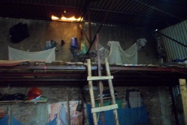 Nỗi khổ của công nhân trong khu nhà “ổ chuột” giữa Thủ đô