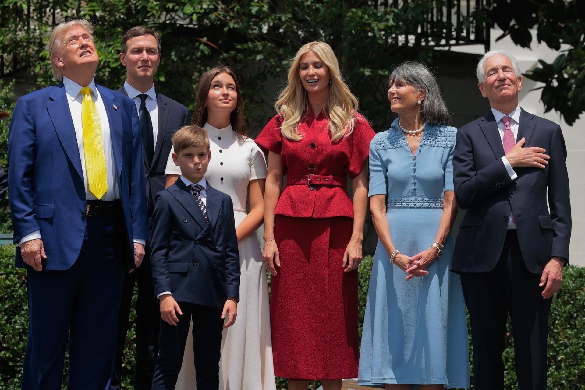 Cháu gái của Tổng thống Mỹ Donald Trump được nuôi dạy khéo léo như thế nào? - 7 Cháu gái của Tổng thống Mỹ Donald Trump được nuôi dạy khéo léo như thế nào? - 7