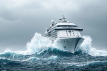 Điều gì xảy ra khi du thuyền chở khách gặp những cơn bão ngoài biển khơi?