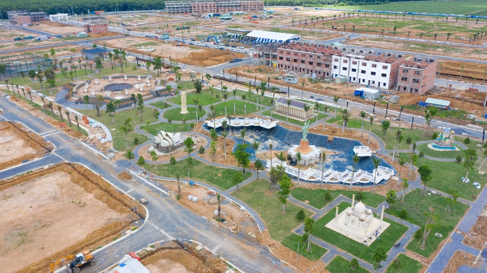 Cận cảnh khu đô thị có hạ tầng và pháp lý hoàn thiện liền kề sân bay Long Thành - 1 Cận cảnh khu đô thị có hạ tầng và pháp lý hoàn thiện liền kề sân bay Long Thành - 1