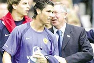 Phòng thay đồ của MU bị nghe lén  