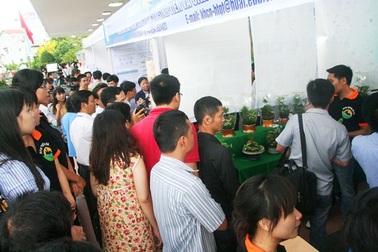 TP Huế: Triển lãm sản phẩm sáng tạo của SV, cán bộ trẻ 