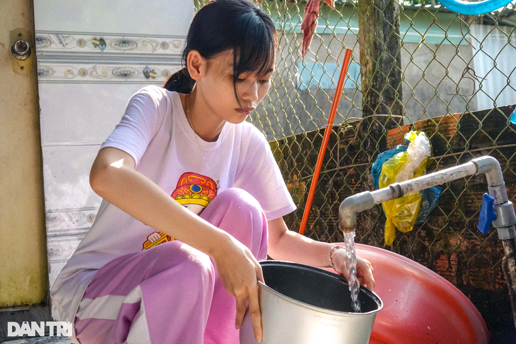Chồng bỏ, con qua đời, người mẹ đơn thân xin giúp con út được đến trường - 4 Chồng bỏ, con qua đời, người mẹ đơn thân xin giúp con út được đến trường - 4