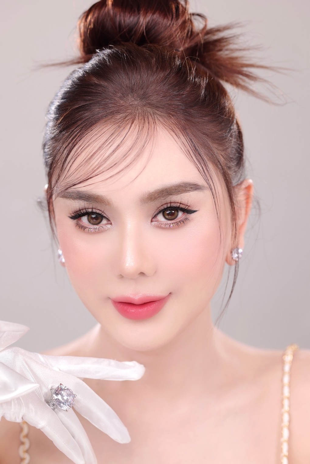 Lâm Khánh Chi lên tiếng khi bị nói giọng hỏng sau phẫu thuật - 6 Lâm Khánh Chi lên tiếng khi bị nói giọng hỏng sau phẫu thuật - 6