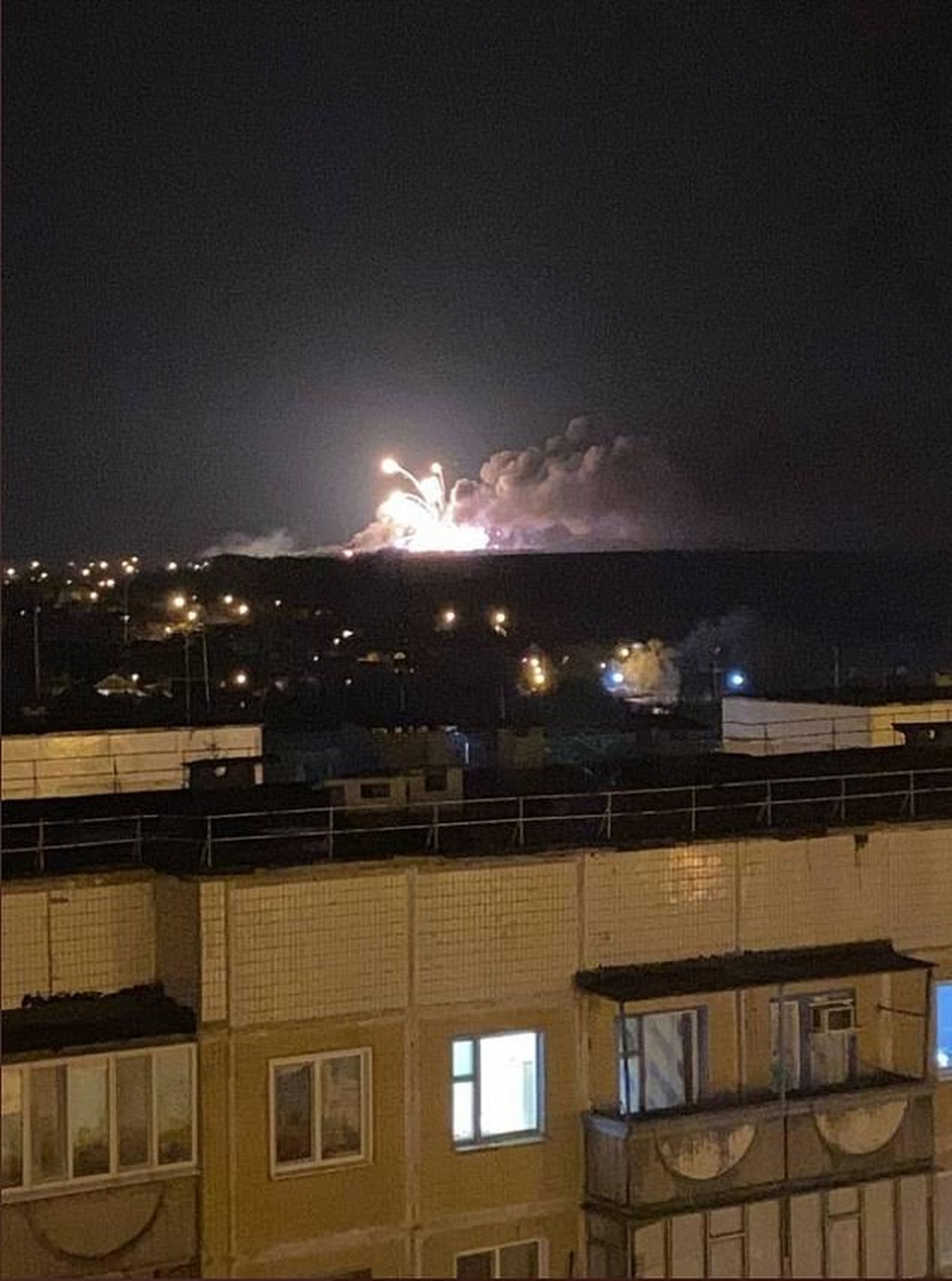 Rộ nghi vấn Ukraine phóng tên lửa vào kho đạn trên lãnh thổ Nga - 1 Rộ nghi vấn Ukraine phóng tên lửa vào kho đạn trên lãnh thổ Nga - 1