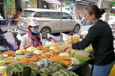 Chia sẻ của những người làm cỗ bán Răm tháng Giêng