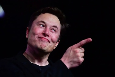Elon Musk tung “tối hậu thư nghìn tỷ USD” với cổ đông Tesla
