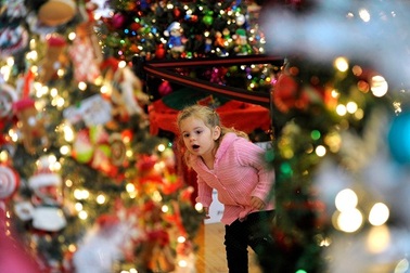 Rộn ràng không khí đón Giáng sinh trên khắp thế giới  