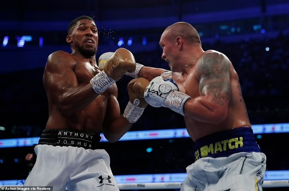Oleksandr Usyk đánh bại Anthony Joshua, thâu tóm 4 đai vô địch hạng nặng - 3 Oleksandr Usyk đánh bại Anthony Joshua, thâu tóm 4 đai vô địch hạng nặng - 3
