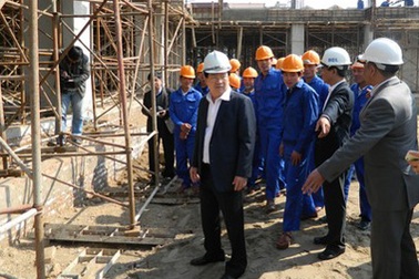 Chung cư giá rẻ “ra lò” không đủ bán