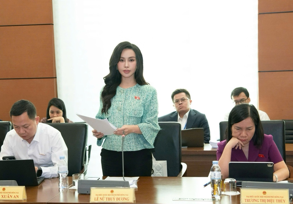 “Đơn giản hóa điều kiện chào bán chứng khoán phải gắn với kiểm soát rủi ro” - 2 “Đơn giản hóa điều kiện chào bán chứng khoán phải gắn với kiểm soát rủi ro” - 2