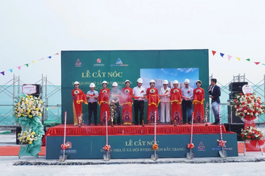 Evergreen Bắc Giang cất nóc 2 tòa căn hộ đầu tiên