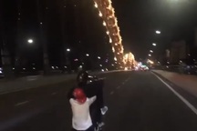 Truy tìm 2 thanh niên “làm xiếc” bốc đầu xe trên cầu Rồng