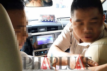Chiêu trò "đồng 500.000 có ma" của các taxi dù