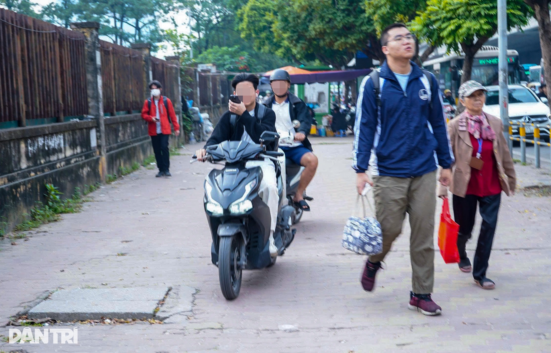 Bị xử phạt lỗi che biển số, tài xế phân trần: Ai che chứ tôi không biết - 9