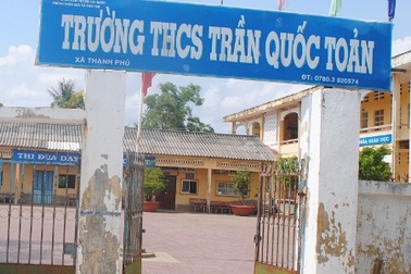 Vụ nữ sinh tự tử sau khi bị đình chỉ học: Nữ sinh đã đi học trở lại